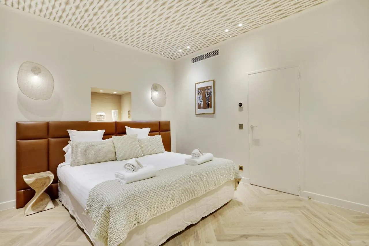 Pick A Flat'S Apartment In Saint Germain Des Pres - Rue Du Cherche Midi Paris